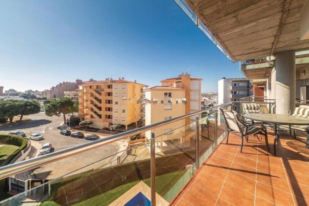 Apartamento En Roses Con Parking Y Piscina Daire Dış mekan fotoğraf