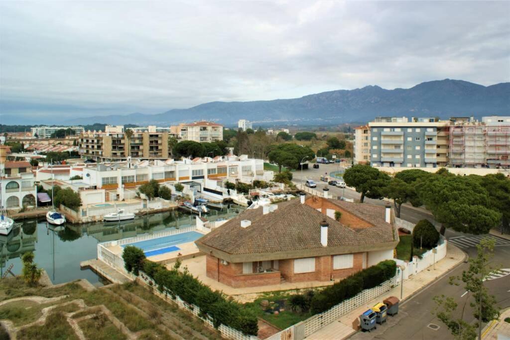 Apartamento En Roses Con Parking Y Piscina Daire Dış mekan fotoğraf