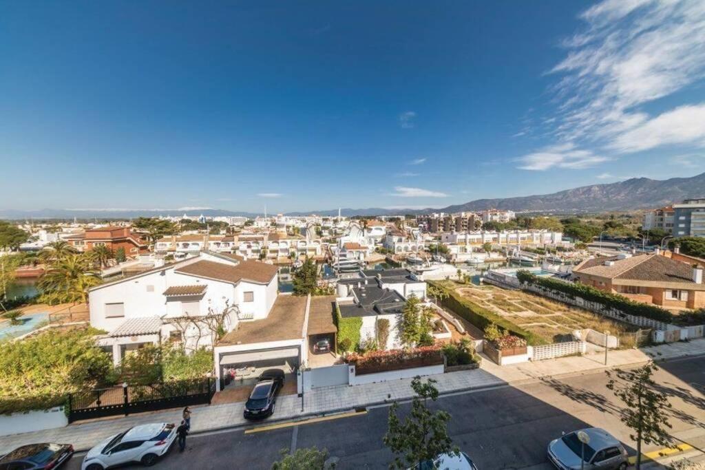 Apartamento En Roses Con Parking Y Piscina Daire Dış mekan fotoğraf